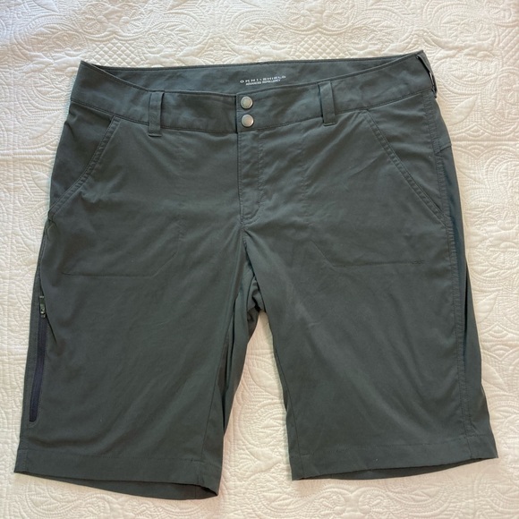 Columbia Women's Saturday Trail Long Shorts - Picture 1 of 8